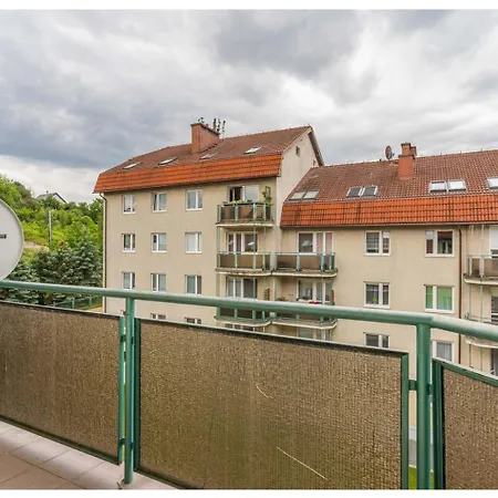 Uranus - 15 Min To Old Town