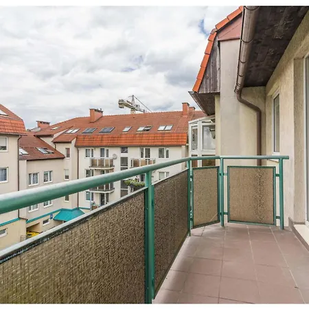 Uranus - 15 Min To Old Town Gdańsk